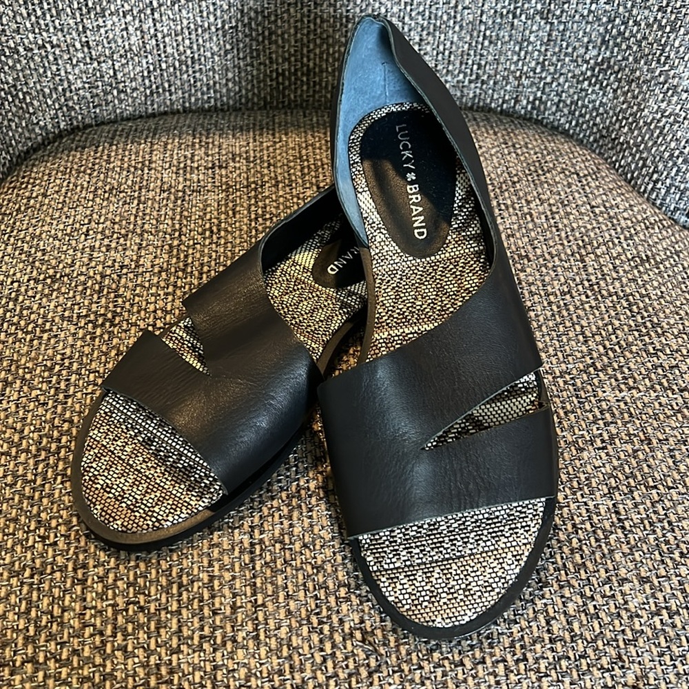 🆕 Lucky Brand Black Minimalist Sandals
